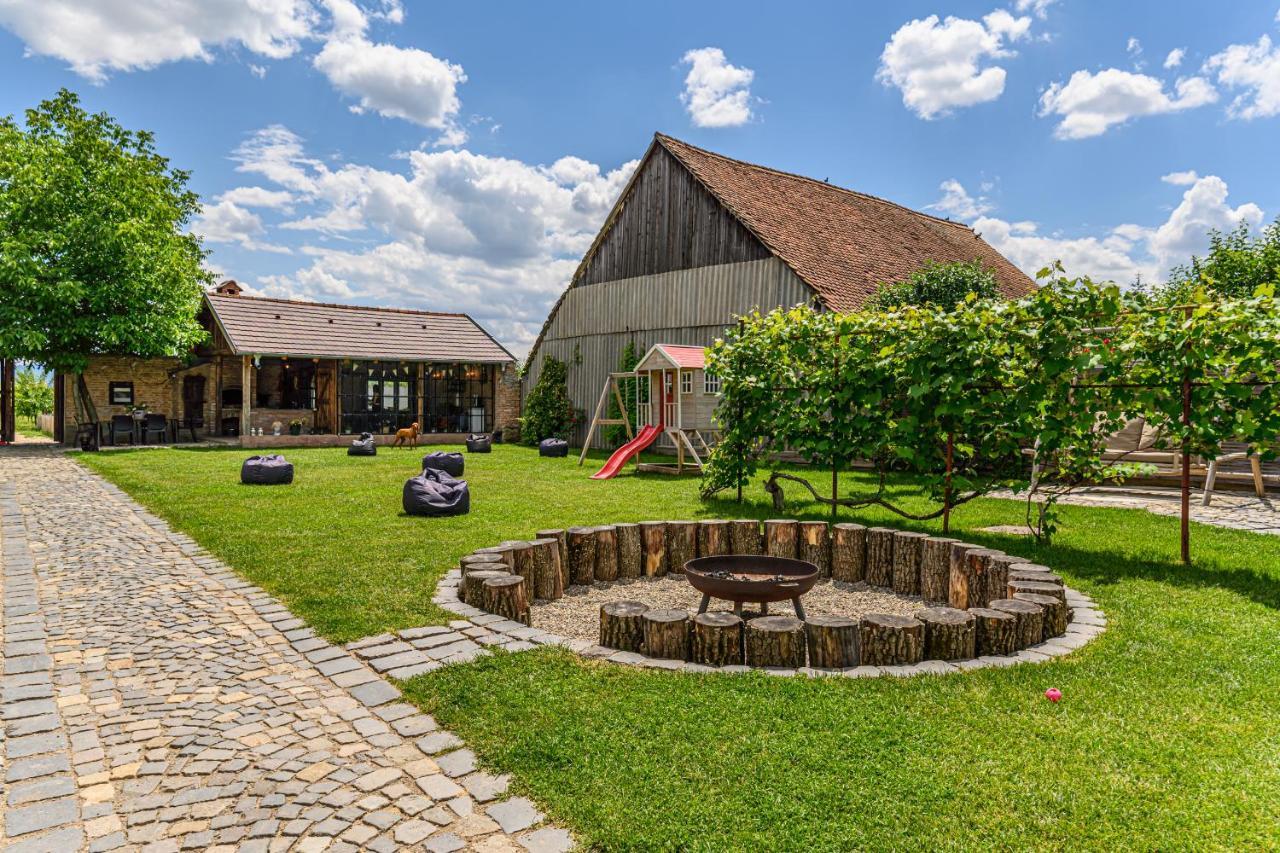 The Good House - Harman Bed & Breakfast Exterior photo